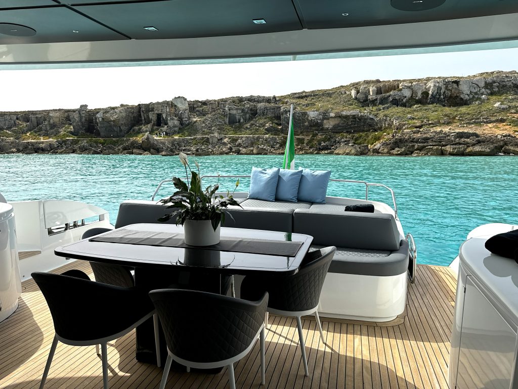 Yacht exterior image