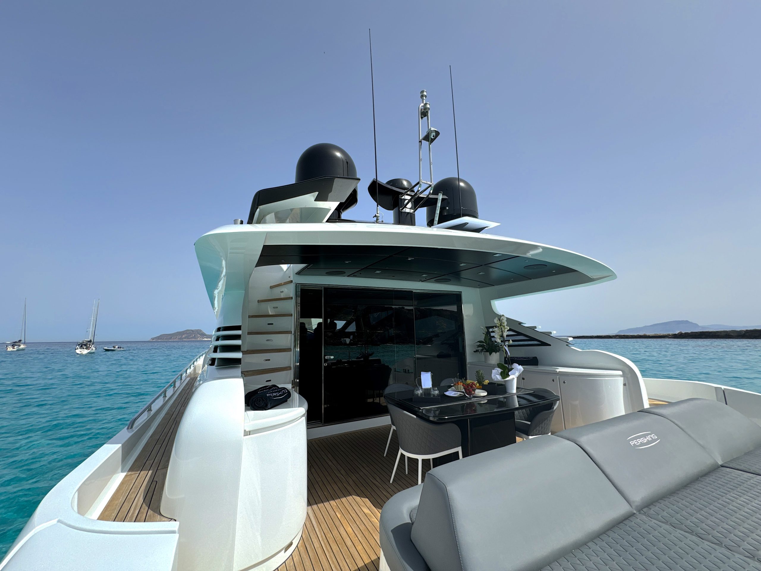 Yacht exterior image