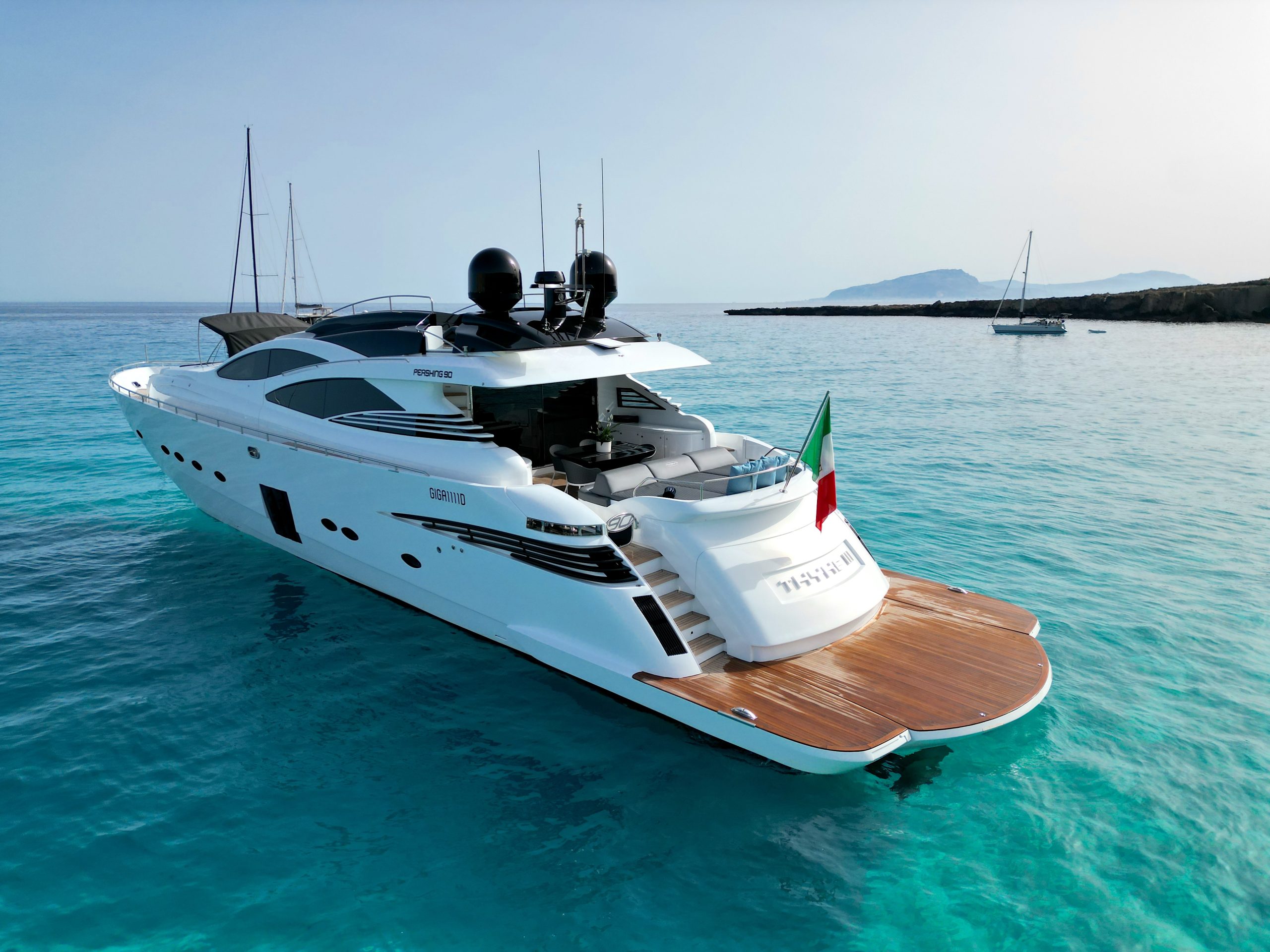 Yacht exterior image
