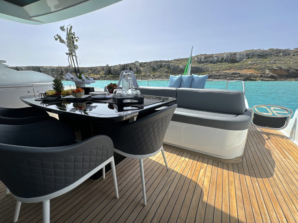 Yacht exterior image