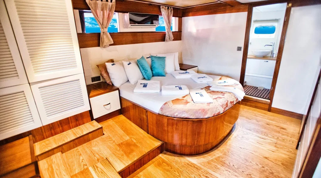 Yacht interior image