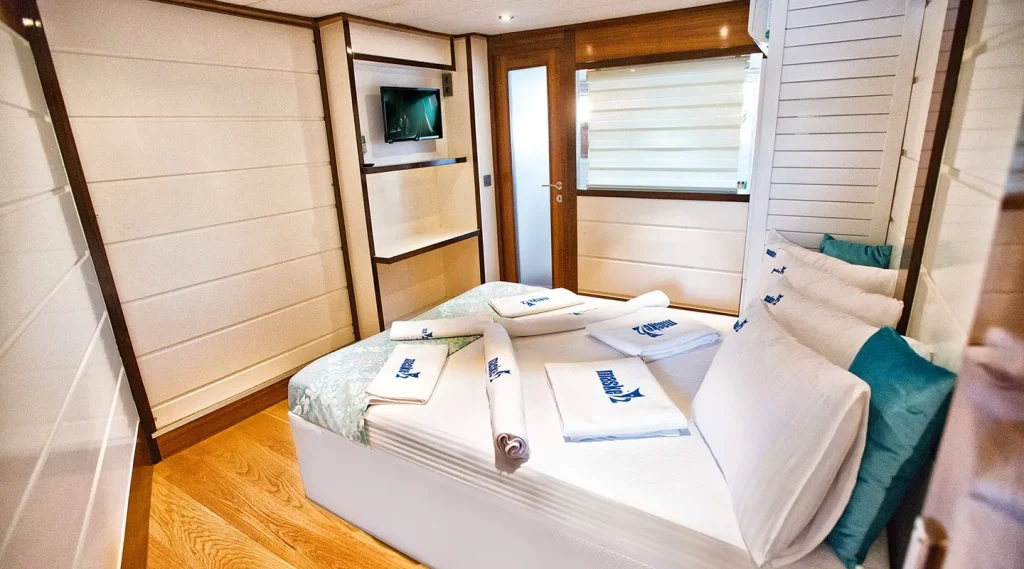 Yacht interior image