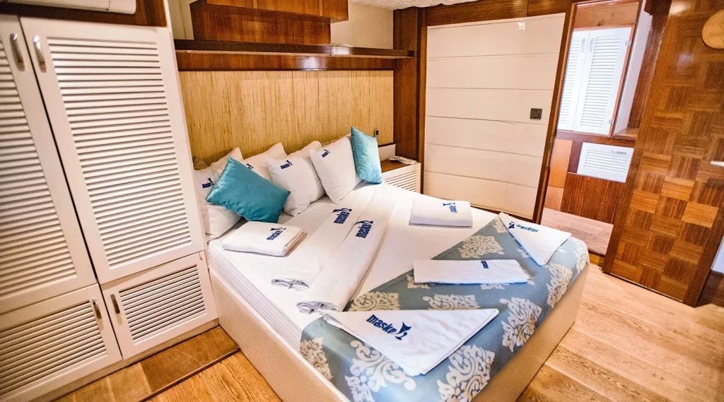 Yacht interior image