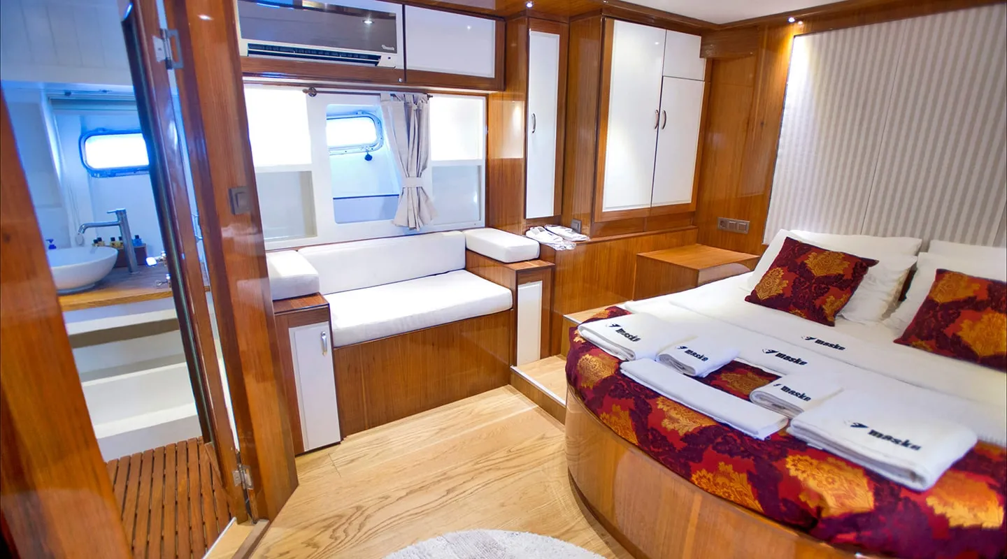 Yacht interior image