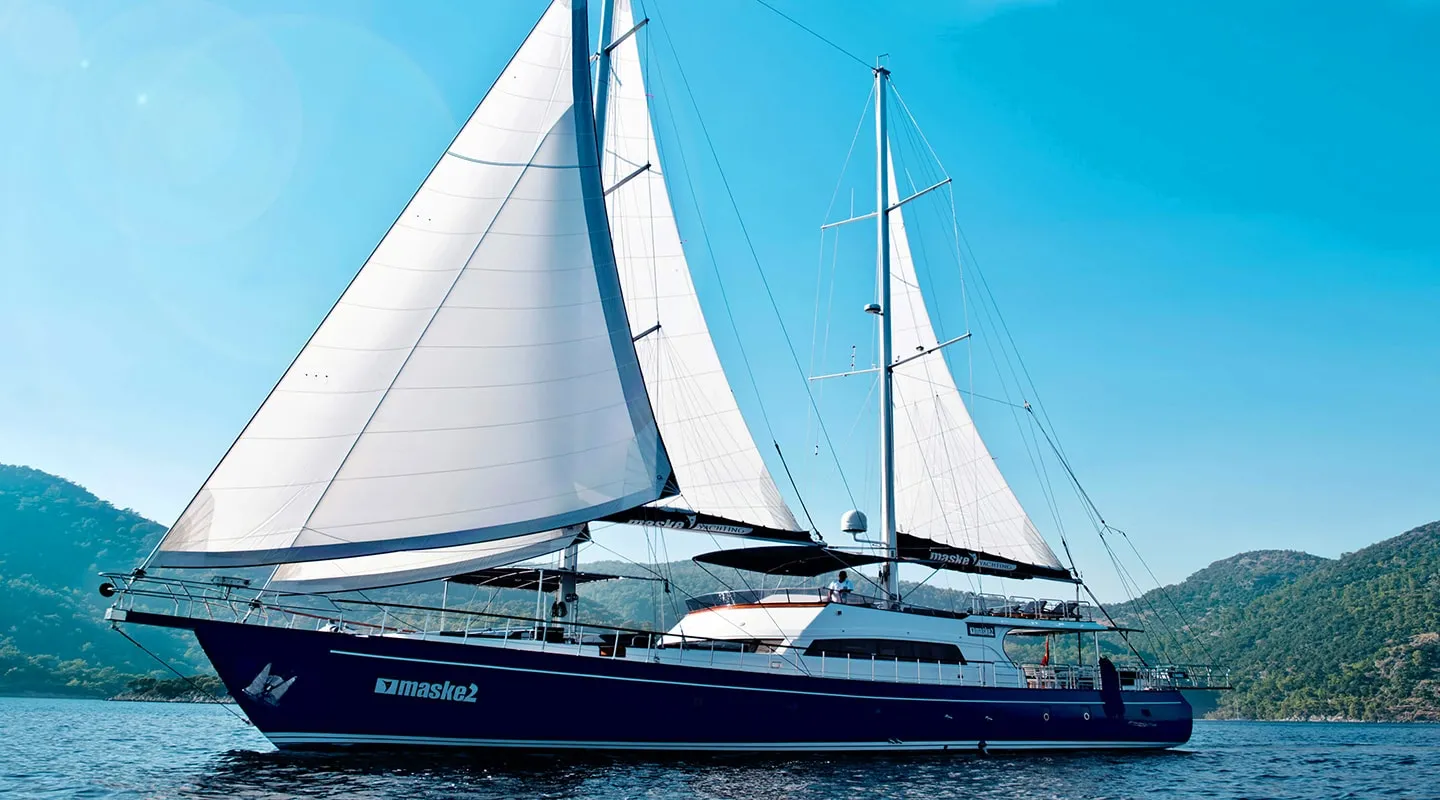 Yacht exterior image