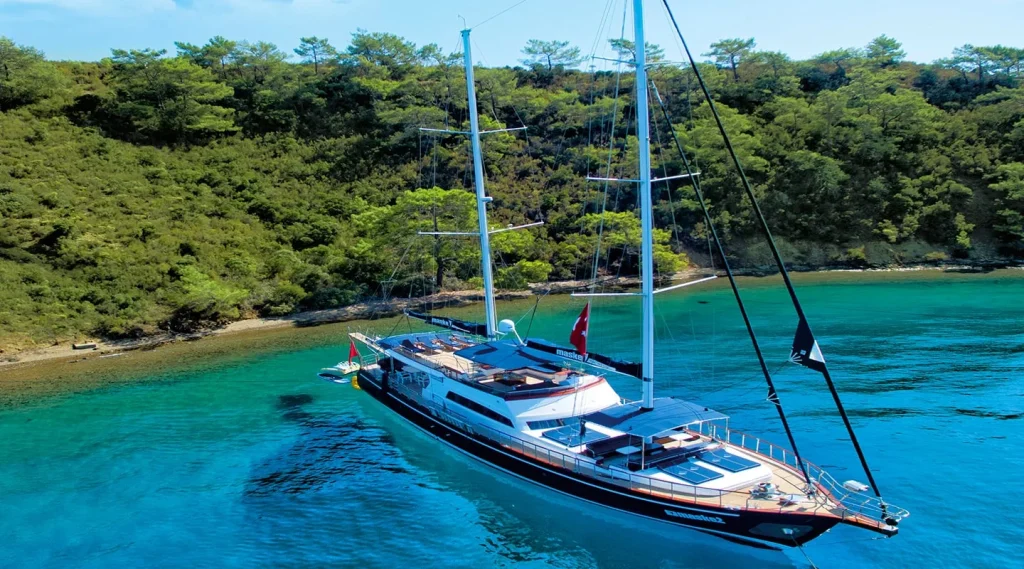 Yacht exterior image