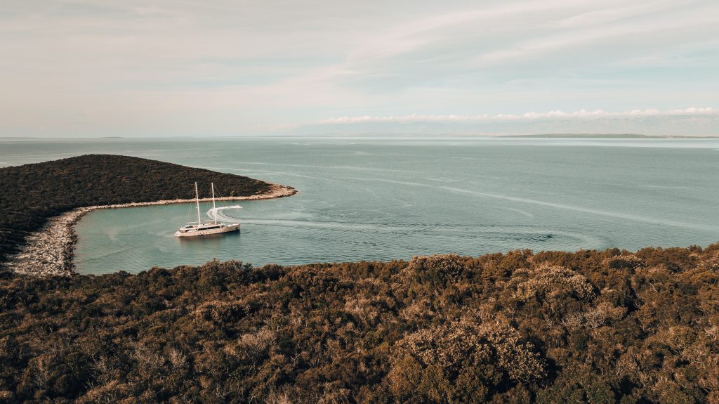 Yacht exterior image