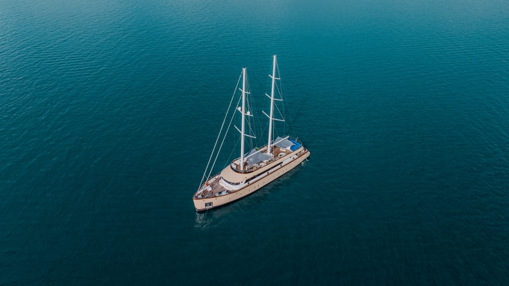 Yacht exterior image