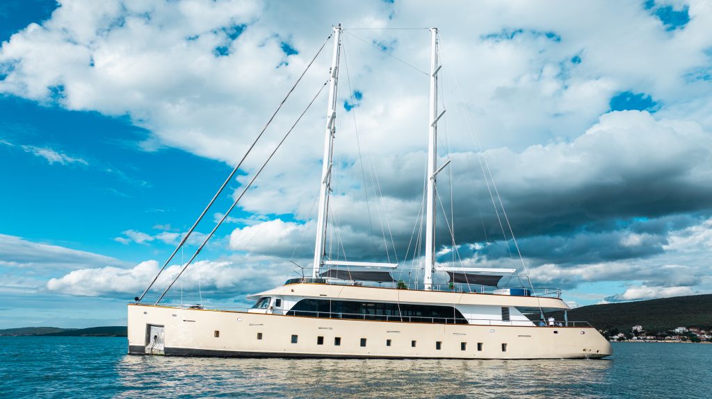Yacht exterior image