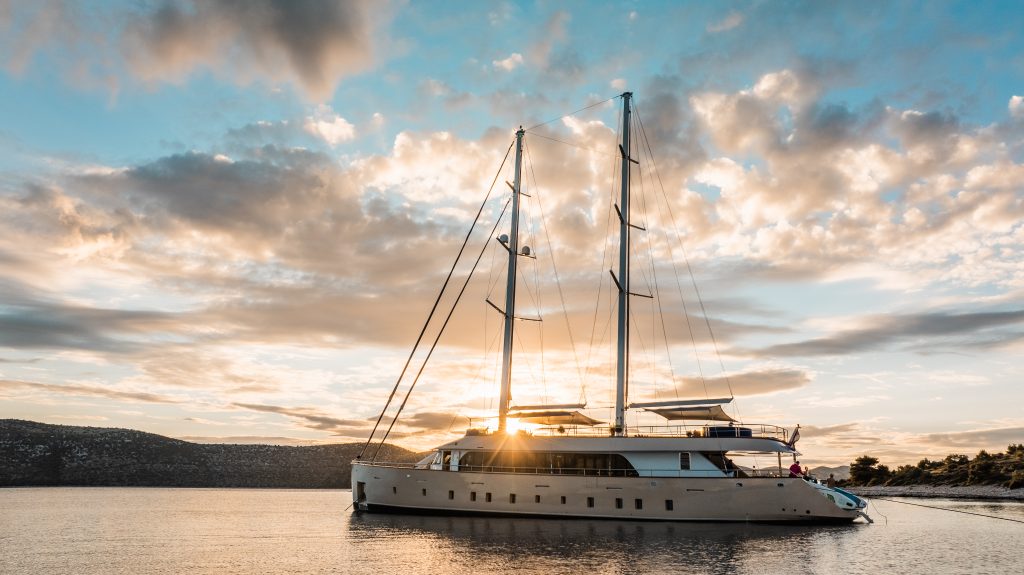 Yacht exterior image