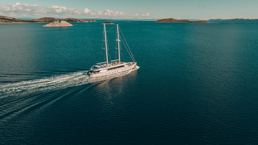 Yacht exterior image