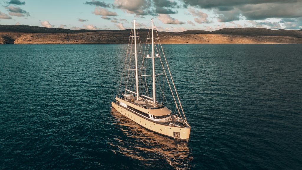 Yacht exterior image