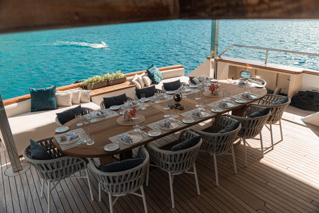 Yacht exterior image