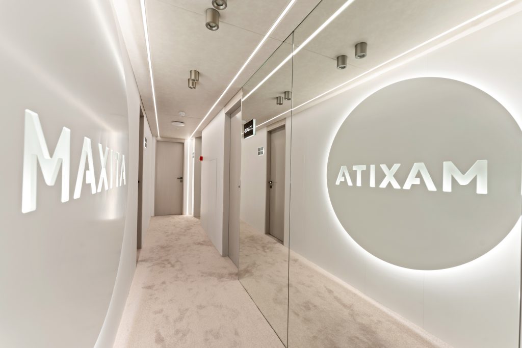 Yacht interior image