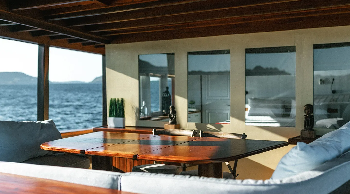 Yacht exterior image