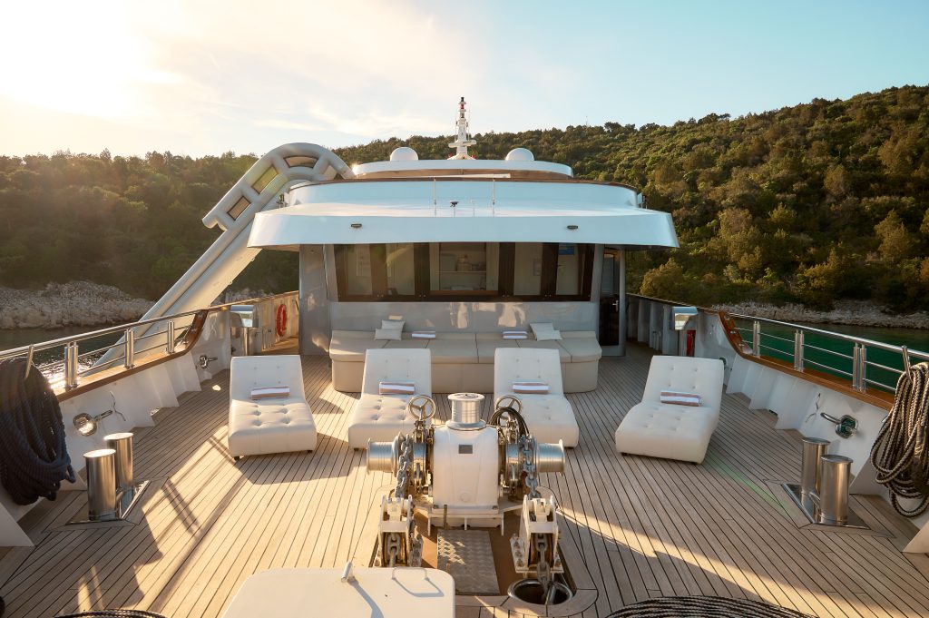 Yacht exterior image