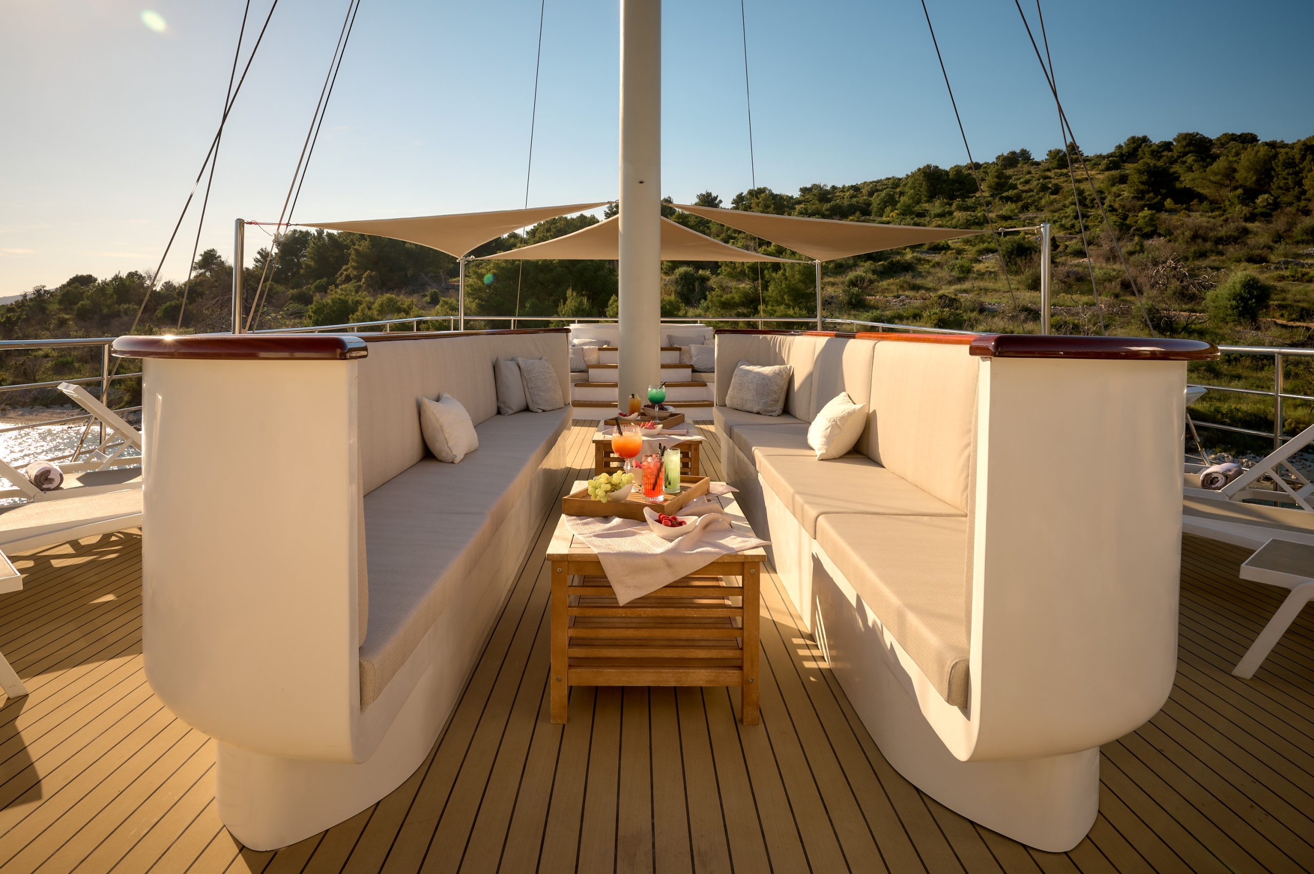 Yacht exterior image