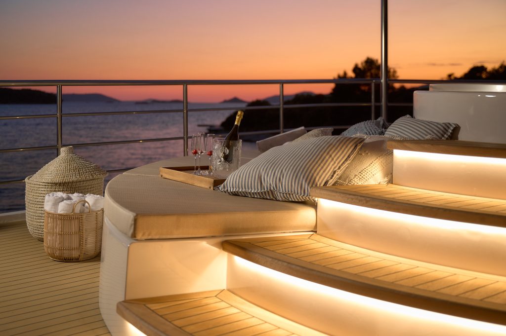 Yacht exterior image