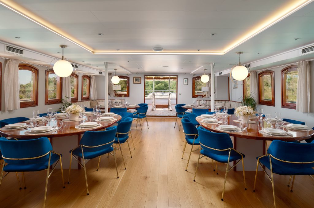 Yacht interior image