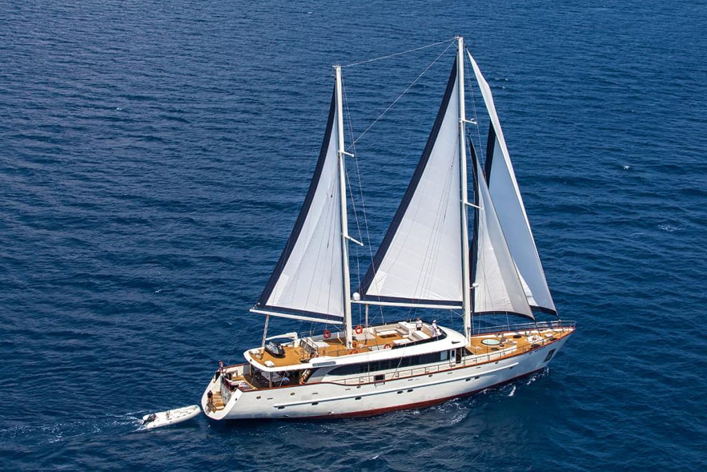 Yacht exterior image