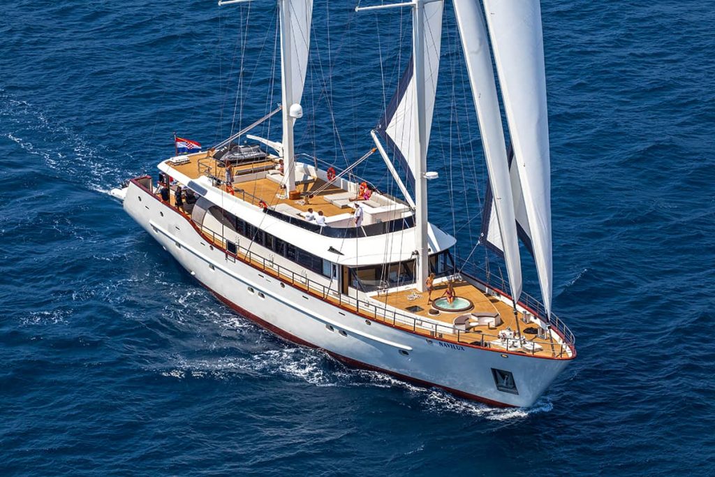 Yacht exterior image