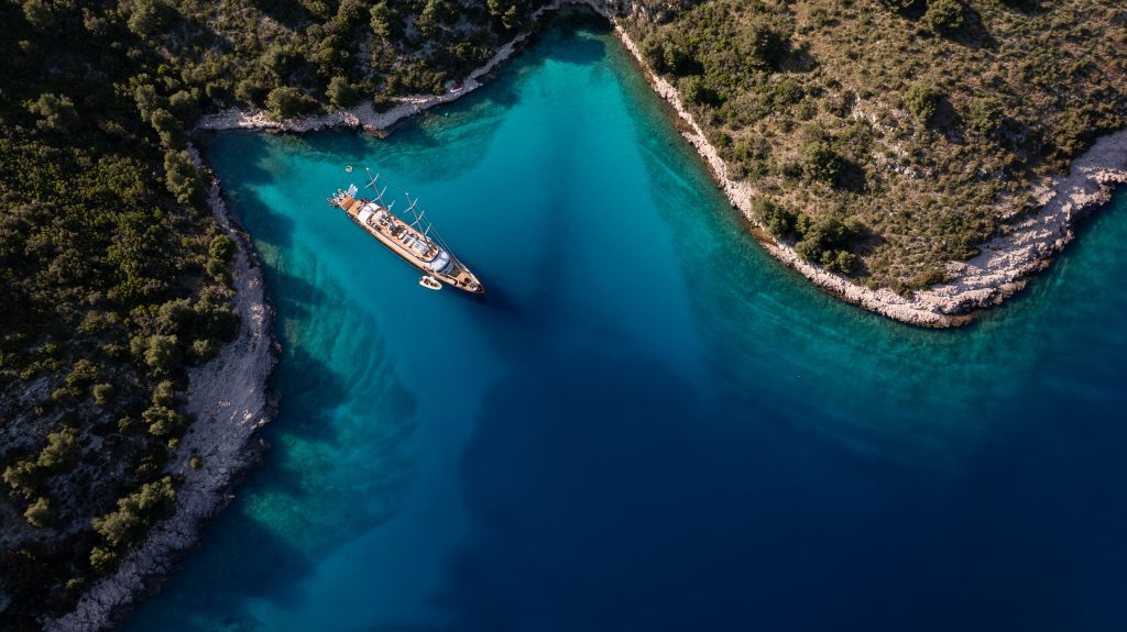 Yacht exterior image