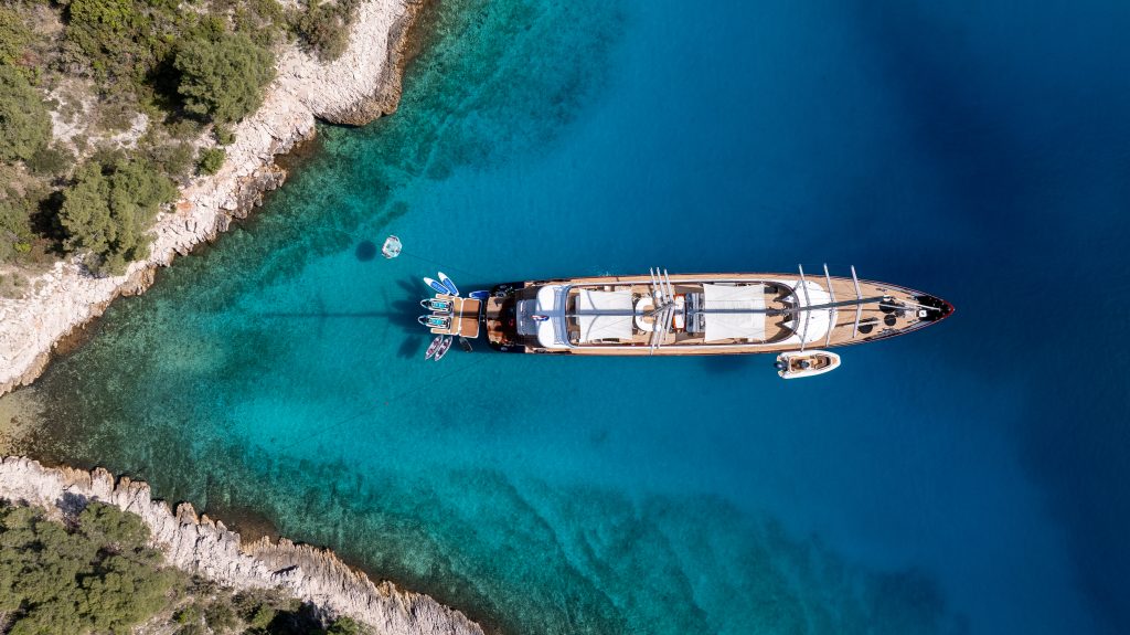 Yacht exterior image