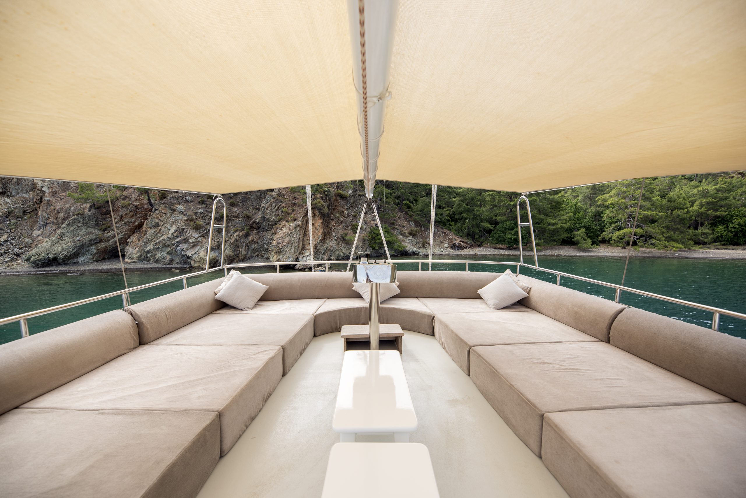 Yacht exterior image