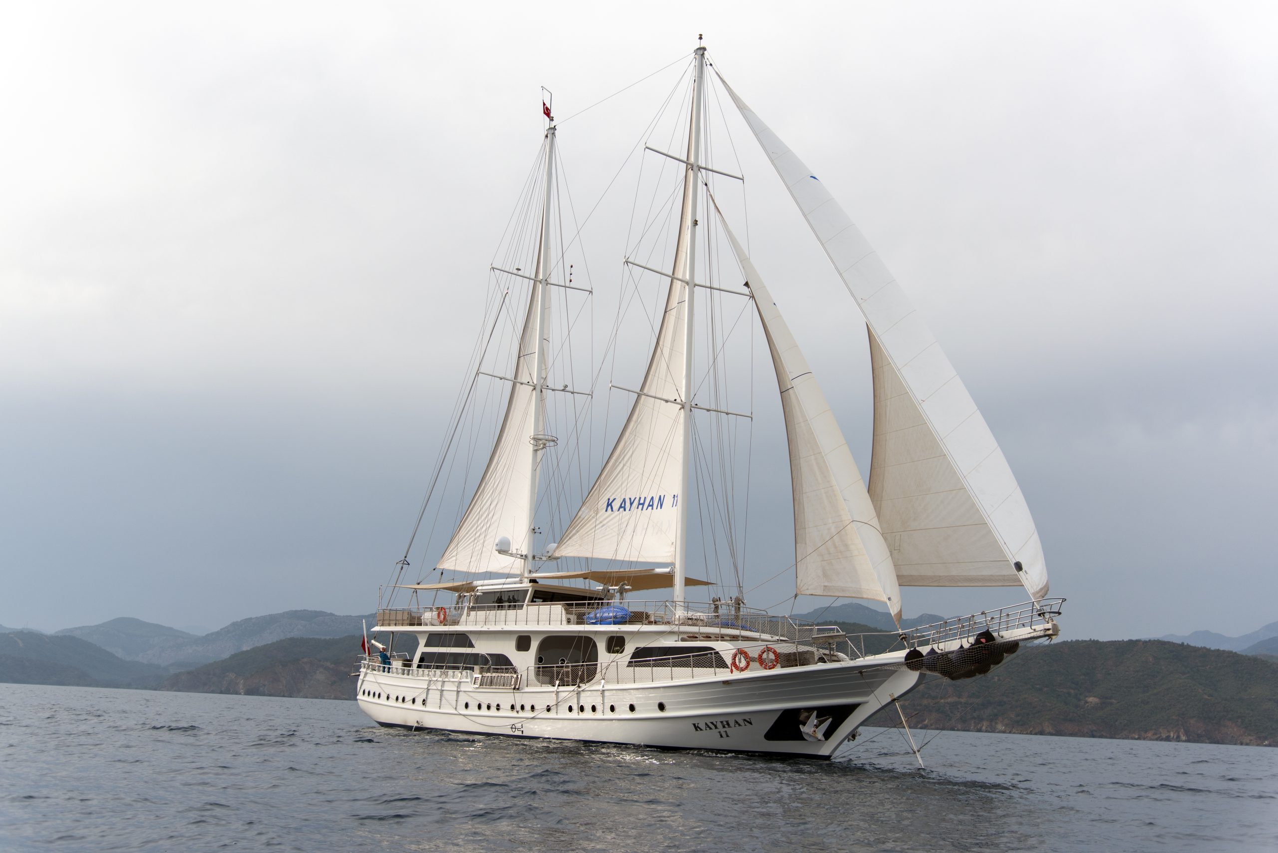 Yacht exterior image