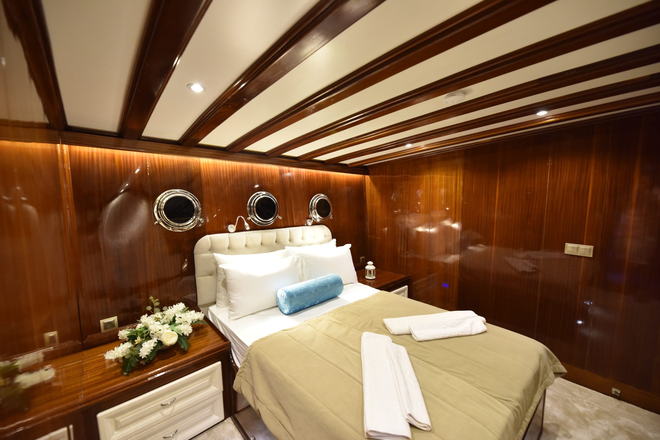 Yacht interior image