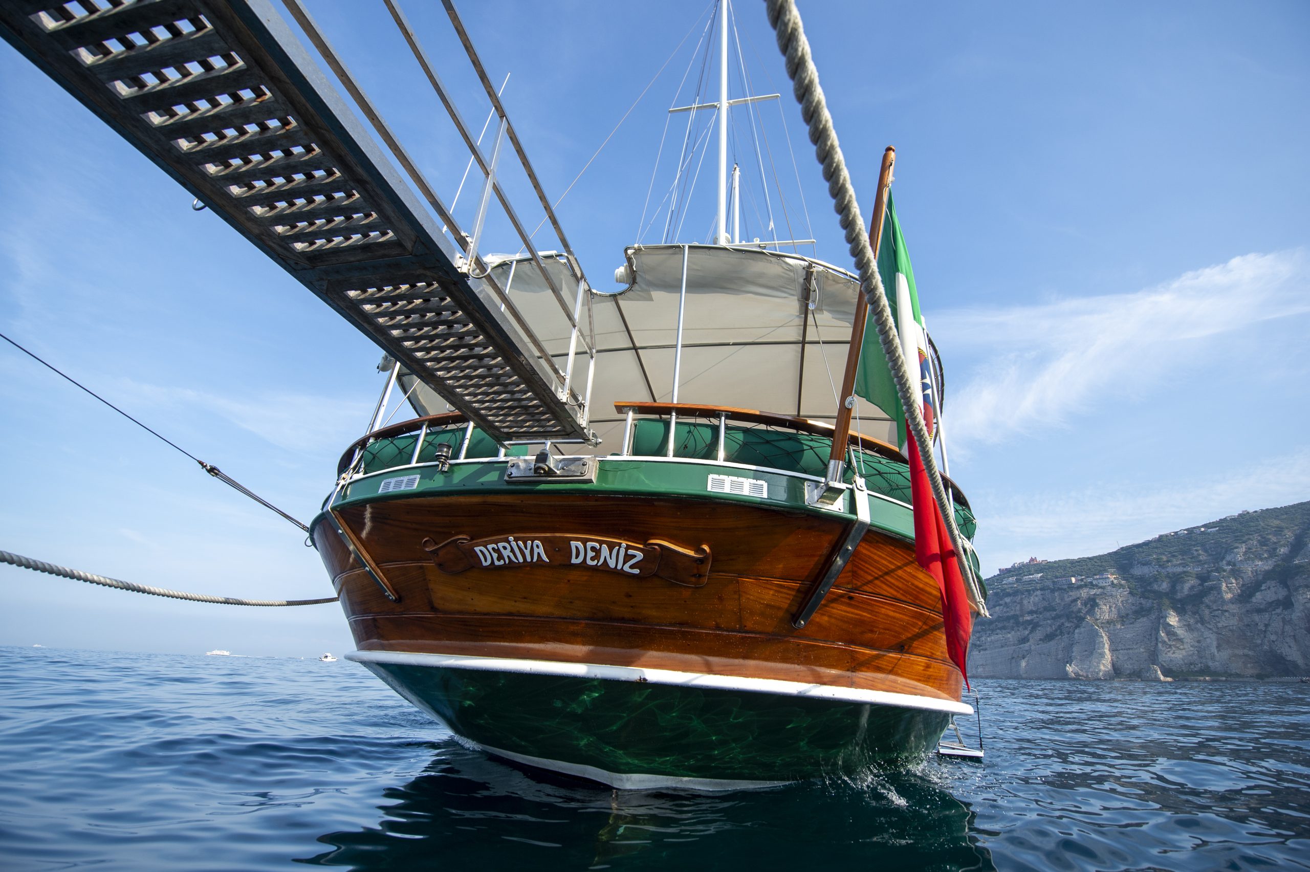 Yacht exterior image