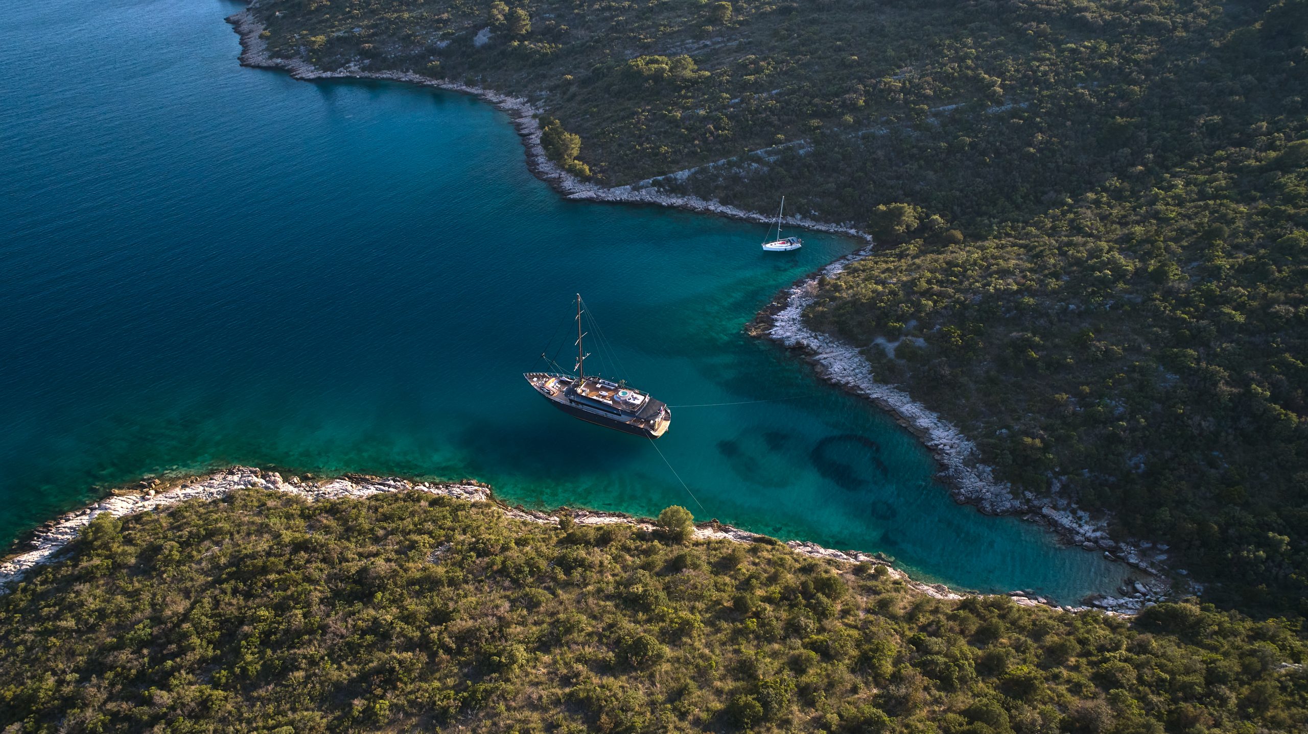Yacht exterior image
