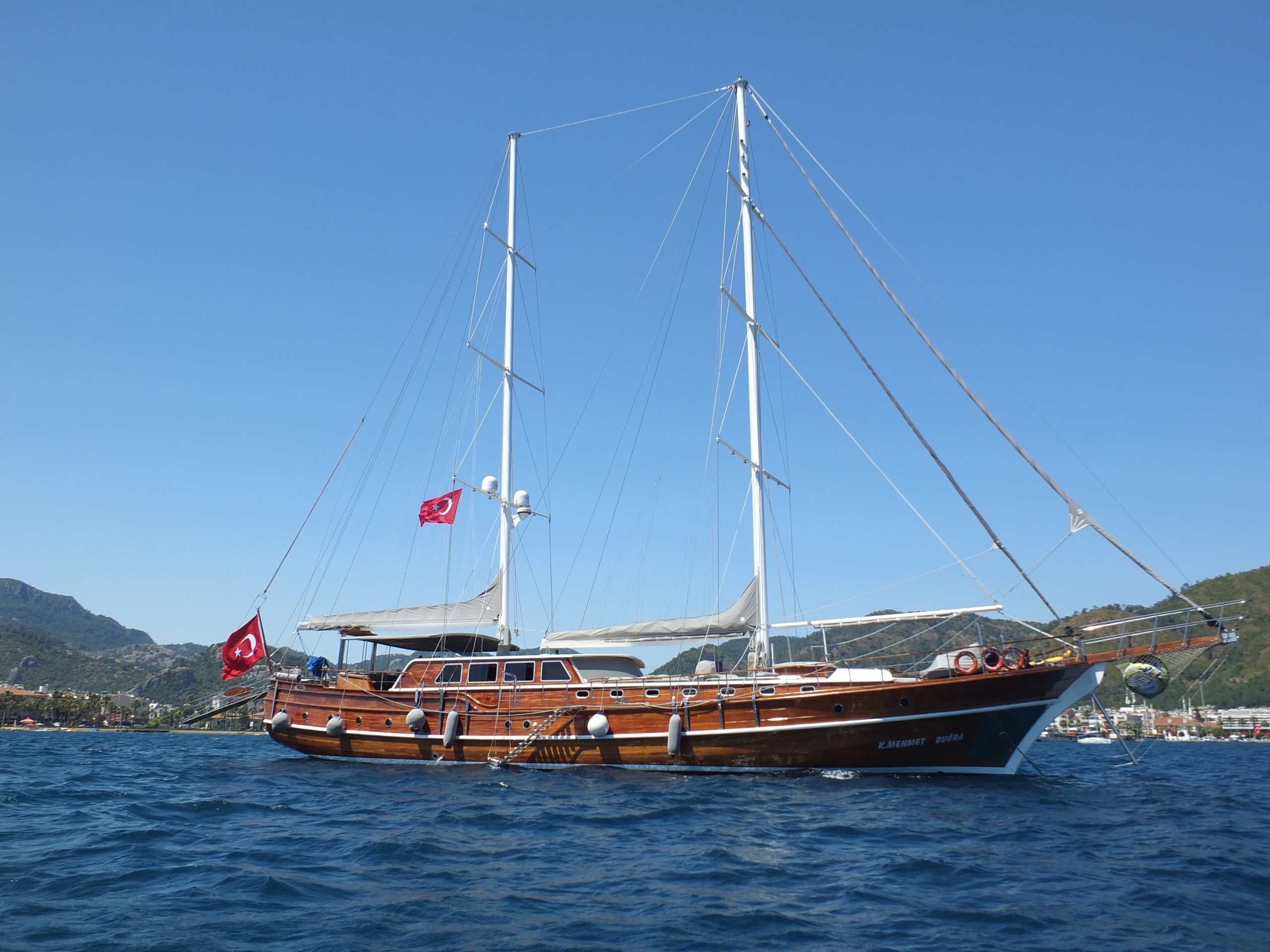 Yacht exterior image