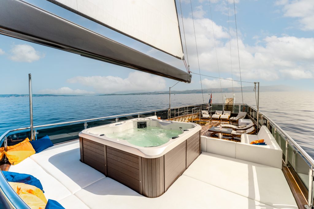 Yacht exterior image
