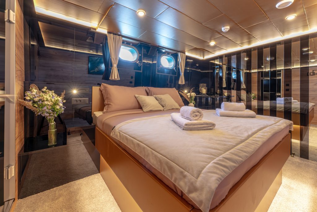 Yacht interior image