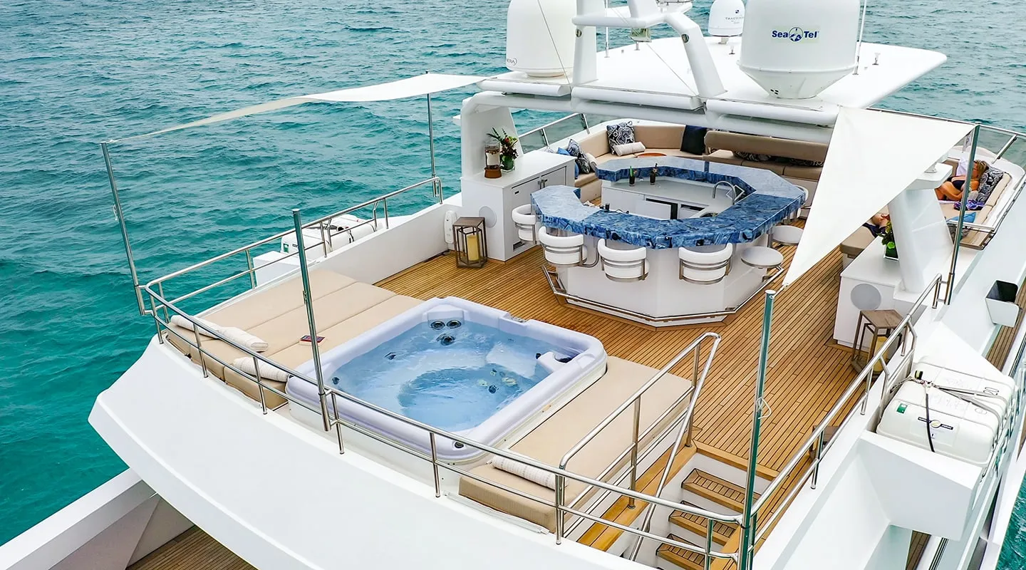 Yacht exterior image
