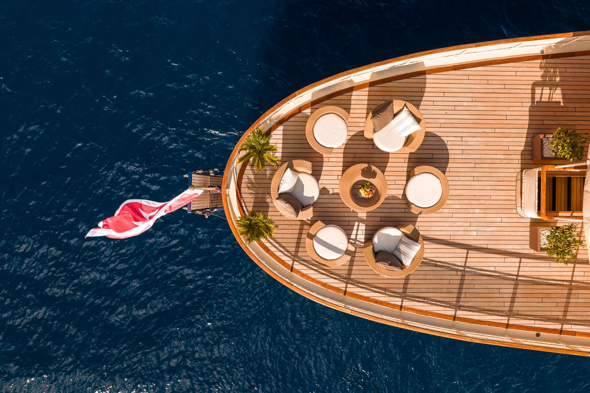 Yacht exterior image