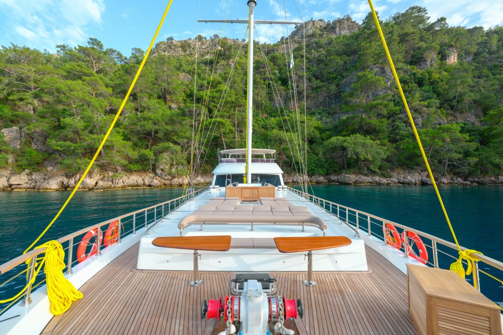 Yacht exterior image