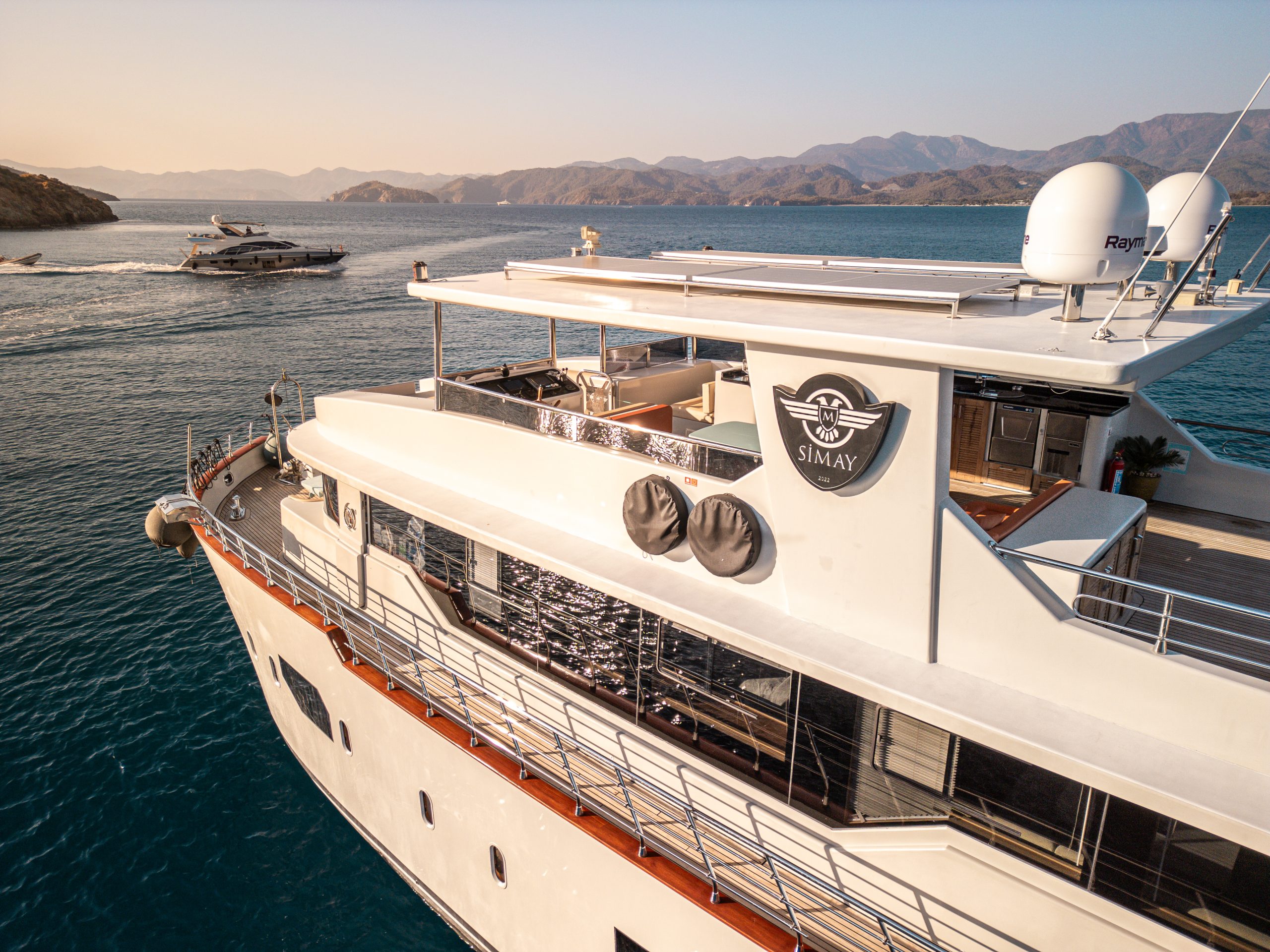 Yacht exterior image