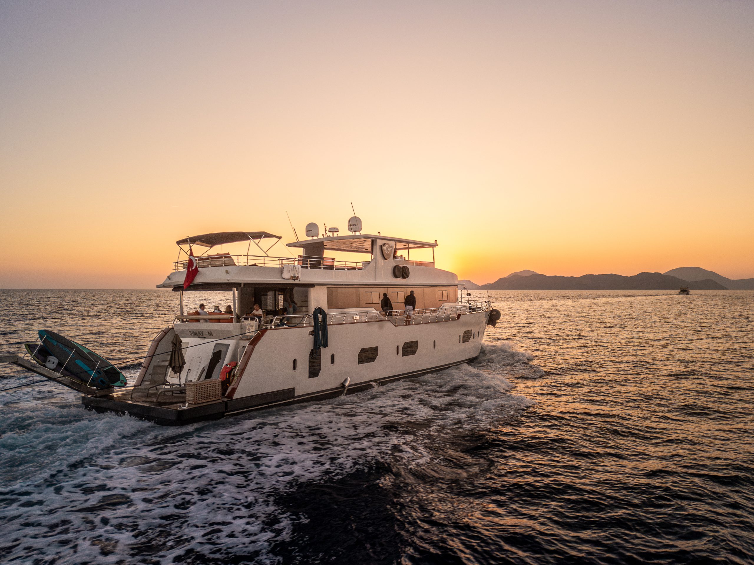 Yacht exterior image