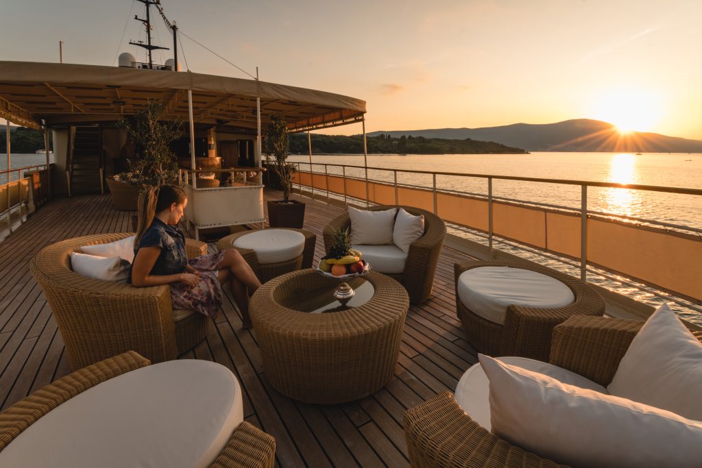 Yacht exterior image