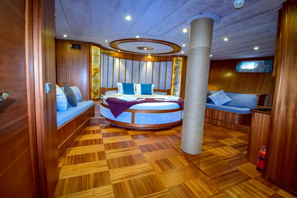 Yacht interior image