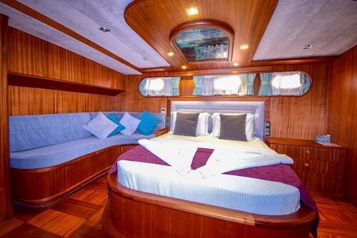 Yacht interior image