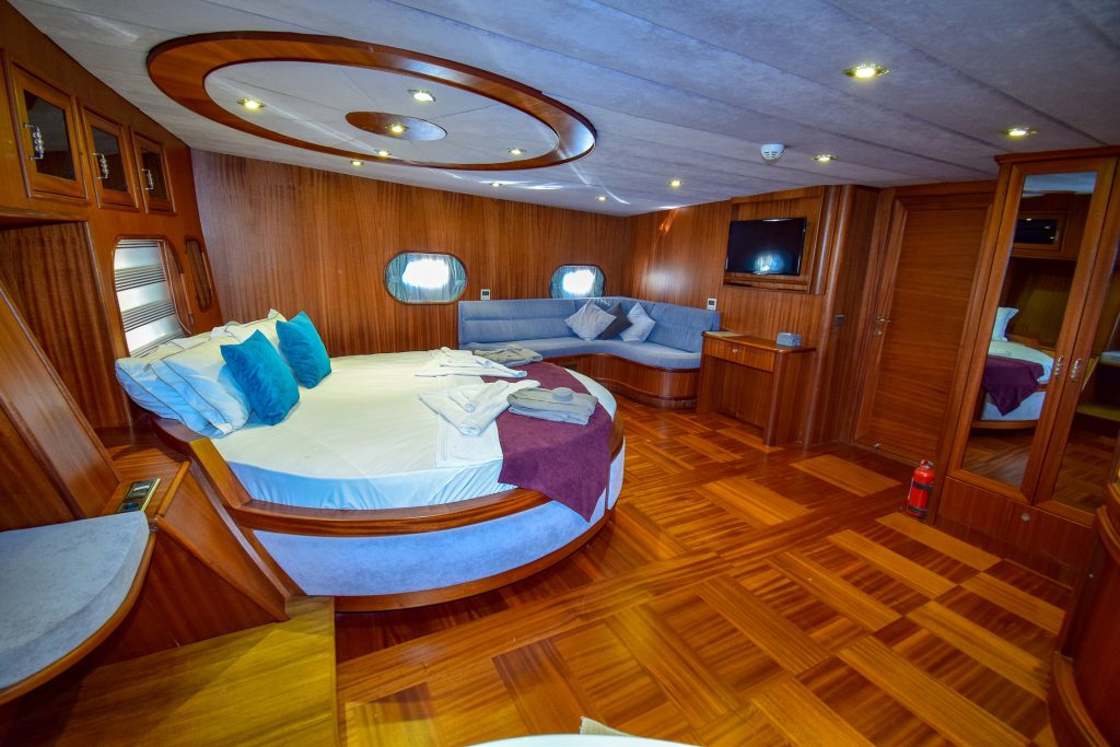 Yacht interior image
