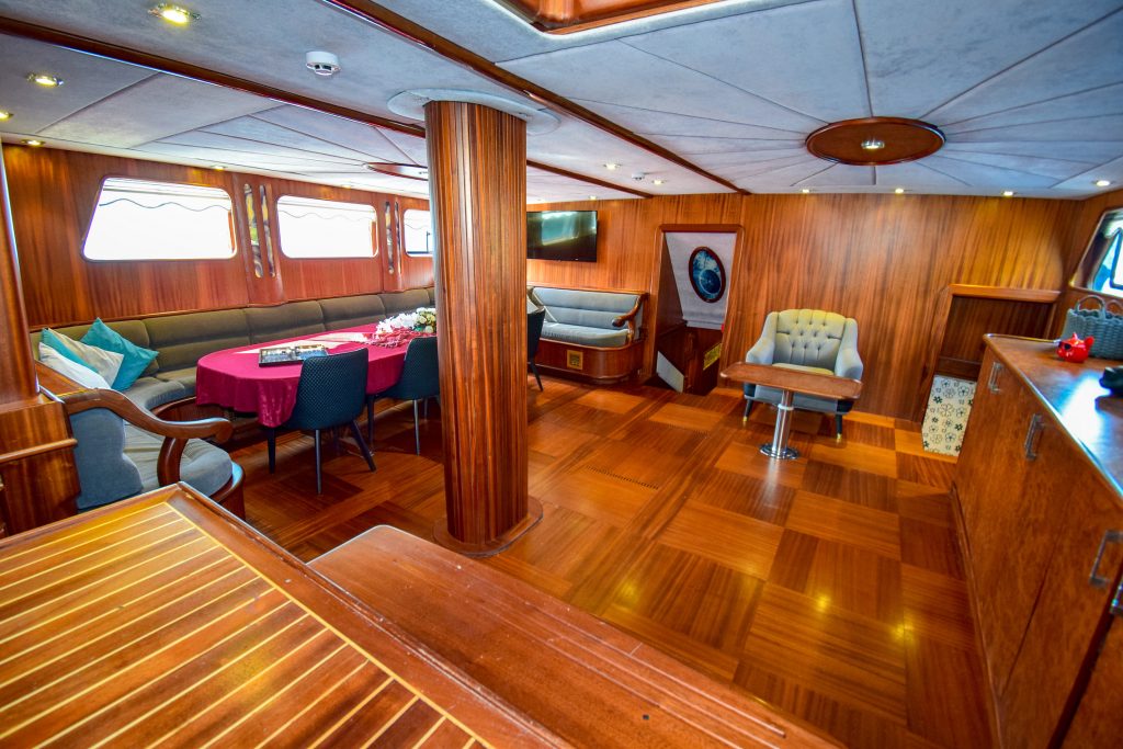 Yacht interior image