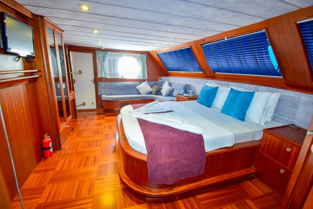 Yacht interior image