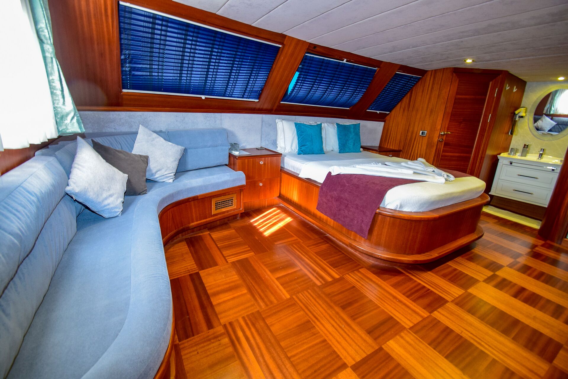 Yacht interior image