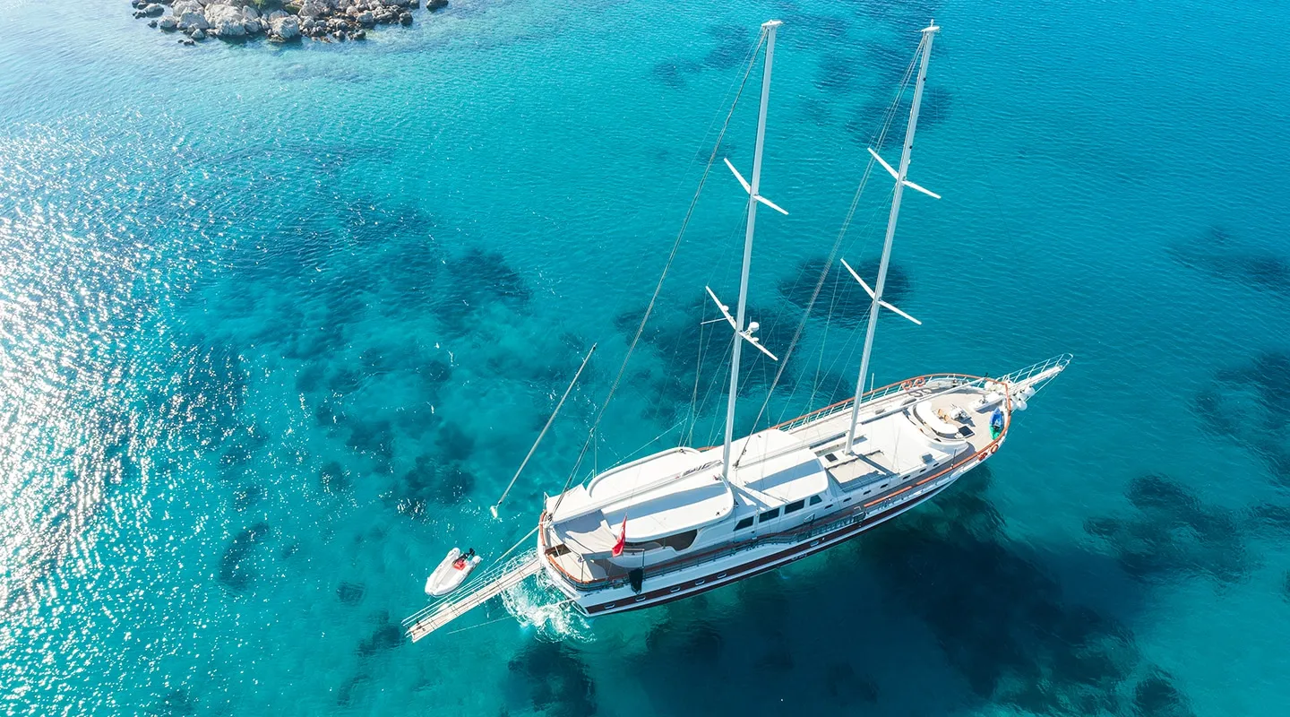 Yacht exterior image