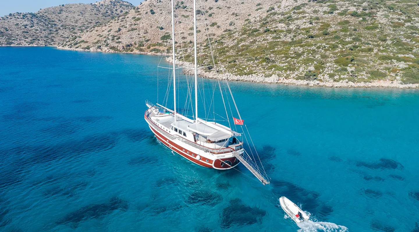 Yacht exterior image