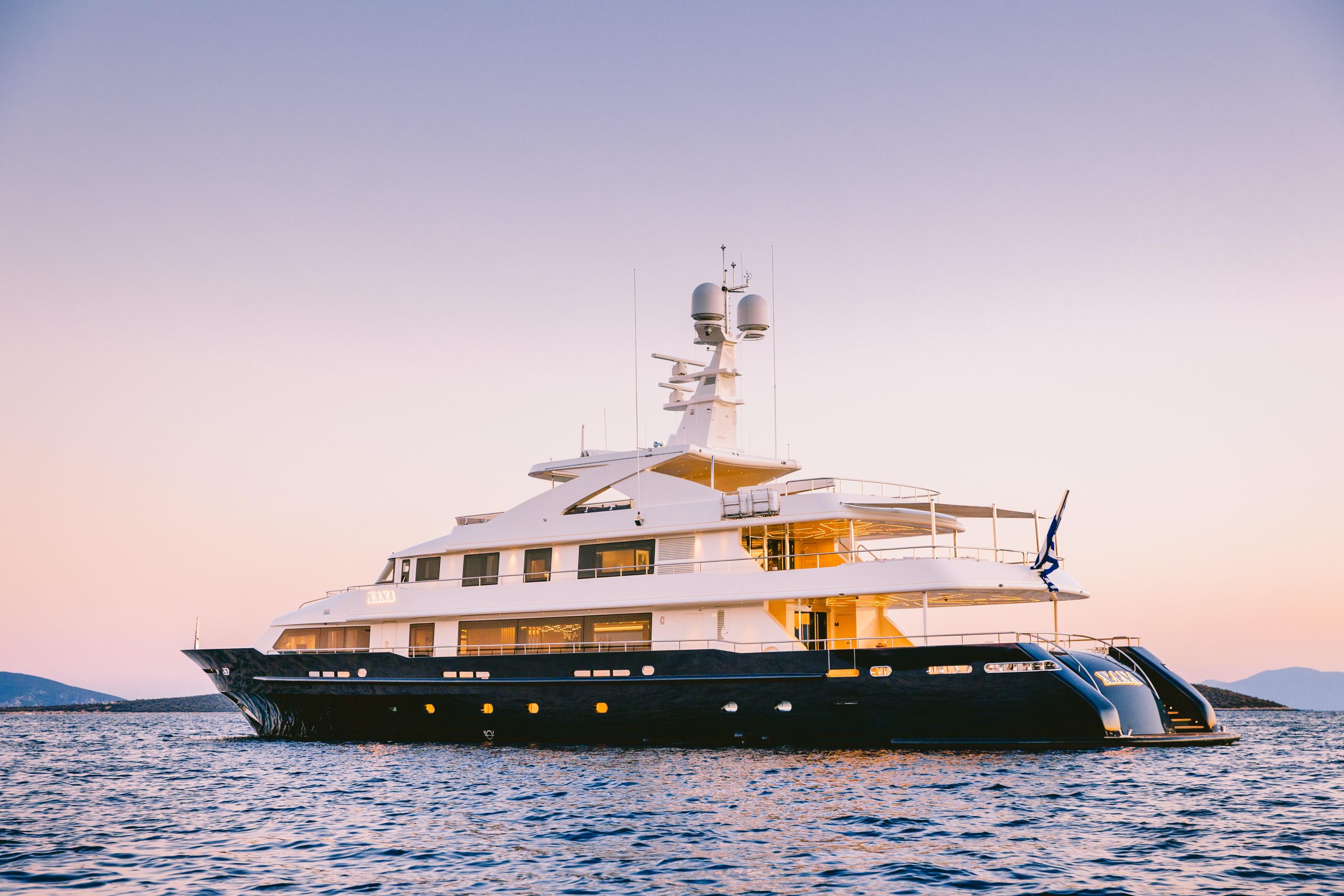 Yacht exterior image